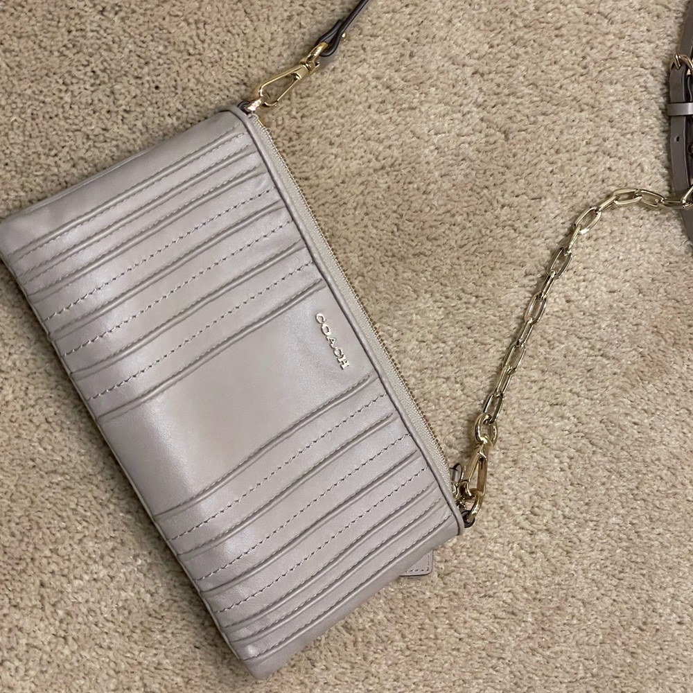 Coach - crossbody with detachable strap